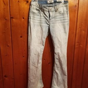 Day trip light wash jeans